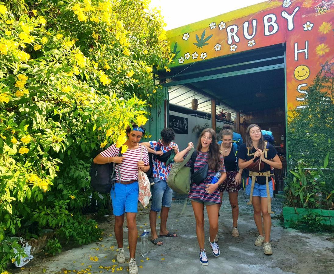 Ruby Phu Quoc Hostel Εξωτερικό φωτογραφία
